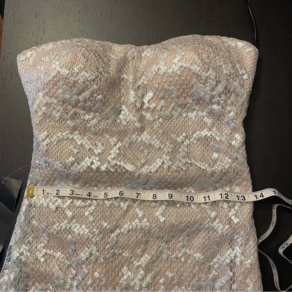 Bebe Strapless Sweetheart Neckline Lace Dress Metallic Silver Women’s Size S - Picture 8 of 9
